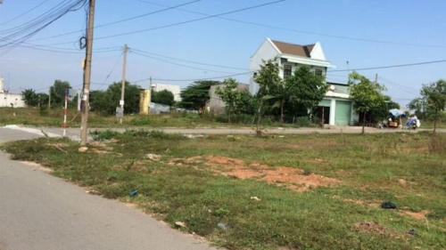 Đất nông thôn bị thổi giá thông qua đấu giá đất