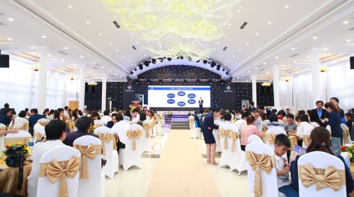 Hơn 300 khách hàng dự lễ mở bán Shophouse Hacom Mall